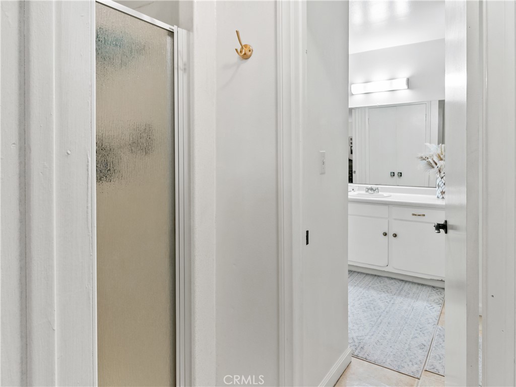 29501 Silverado Canyon Road Silverado, CA 92676 - Photo 16 of 44 En-suite bath with private shower & toilet area.