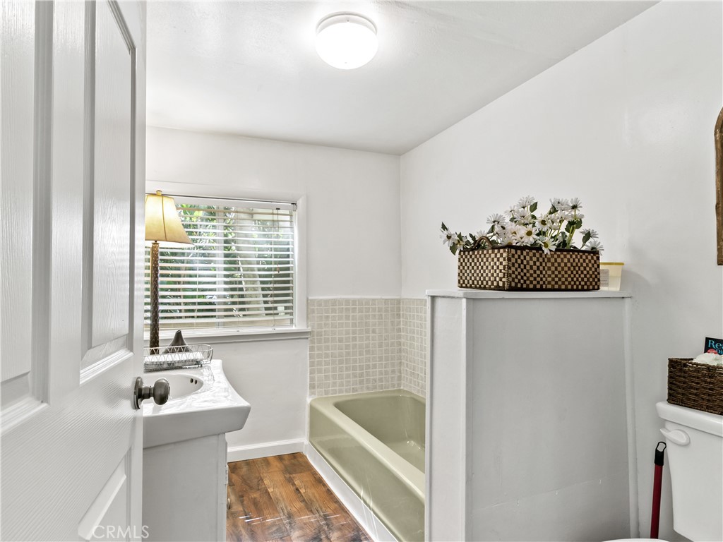 29501 Silverado Canyon Road Silverado, CA 92676 - Photo 21 of 44 2nd full bath - right off 3rd bedroom.