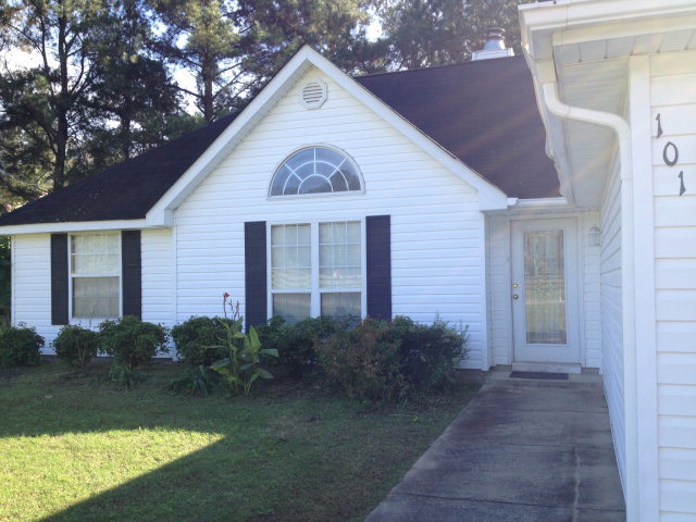 101 Ridgeview Drive Buckhead, GA 30625 - Photo 1 of 30 a view of a house with backyard and garden