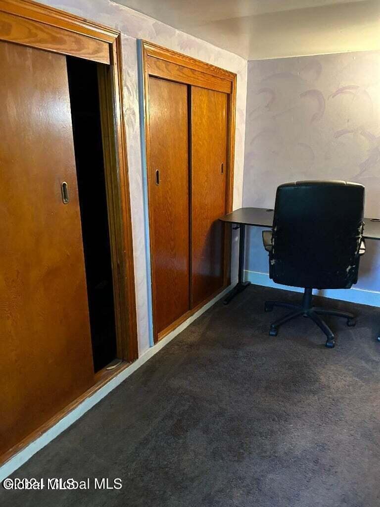 147 Anthony Road, Unit 2 Clifton Park, NY 12065 - Photo 10 of 17 147 hallway