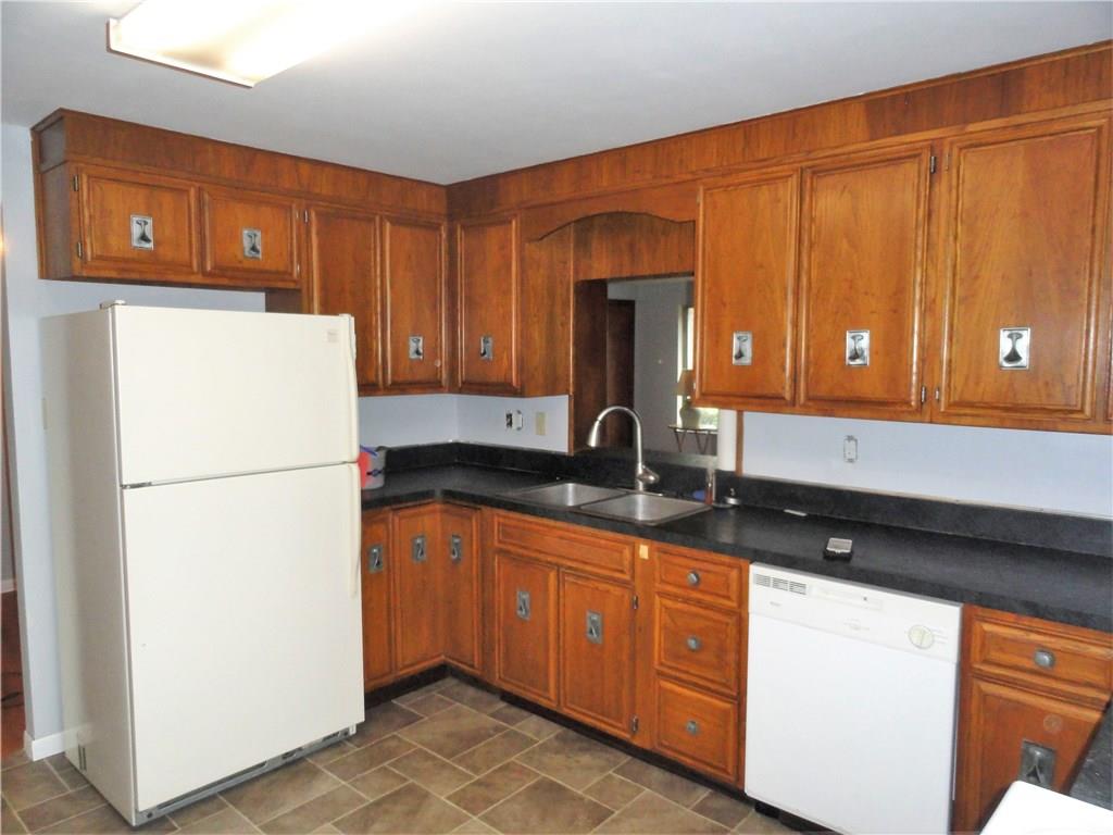 208 Elva Street Anderson, IN 46013 - Photo 6 of 13