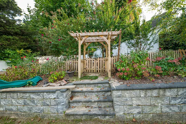 $5,000 | 850 St Johnland Road, Kings Park, NY 11754