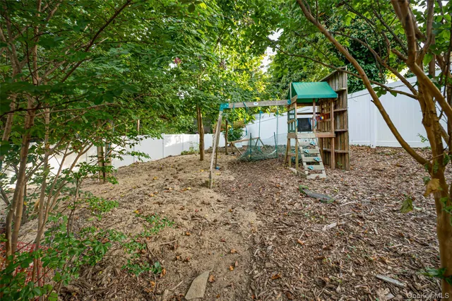 $5,000 | 850 St Johnland Road, Kings Park, NY 11754