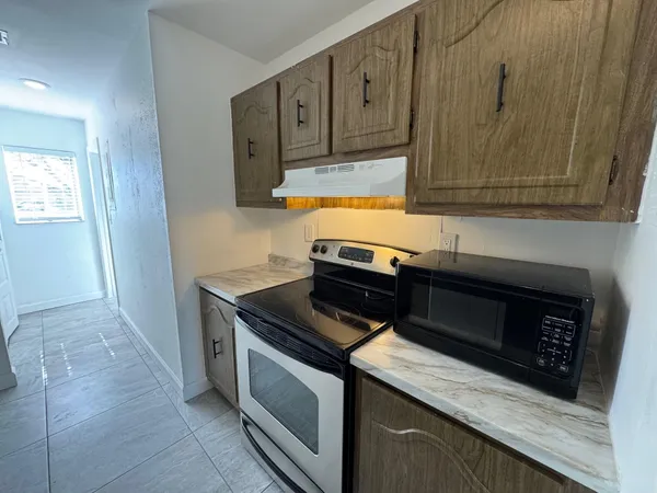 $2,100 | 10725 Northwest 30th Place, Unit 6, Sunrise, FL 33322