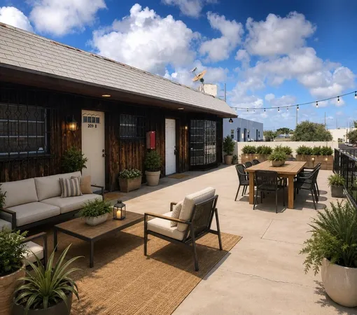 $2,100 | 209 Northwest 1st Avenue, Unit TOP, Dania Beach, FL 33004