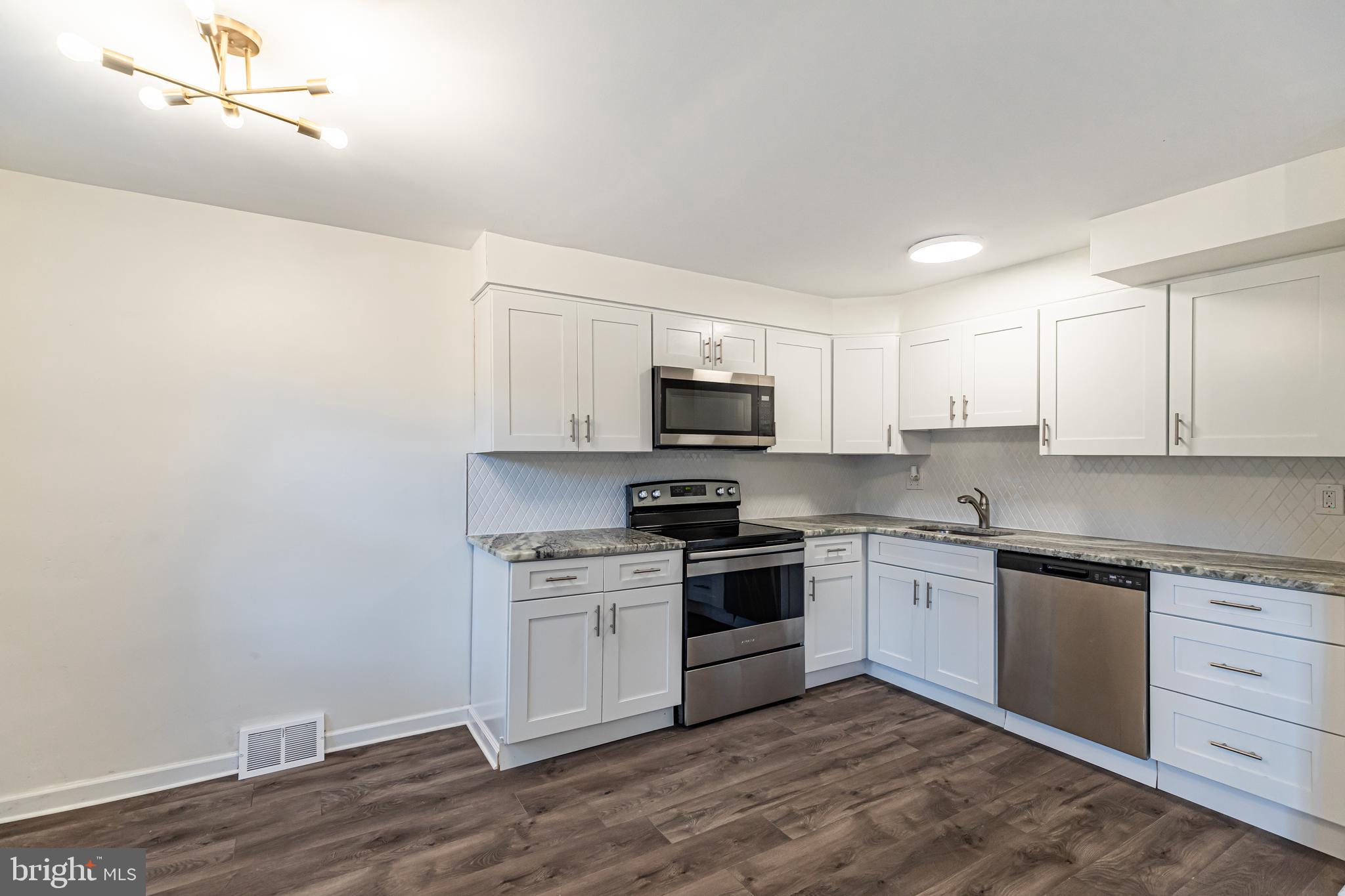 1314 Powell Road Brookhaven, PA 19015 - Photo 17 of 49 Kitchen