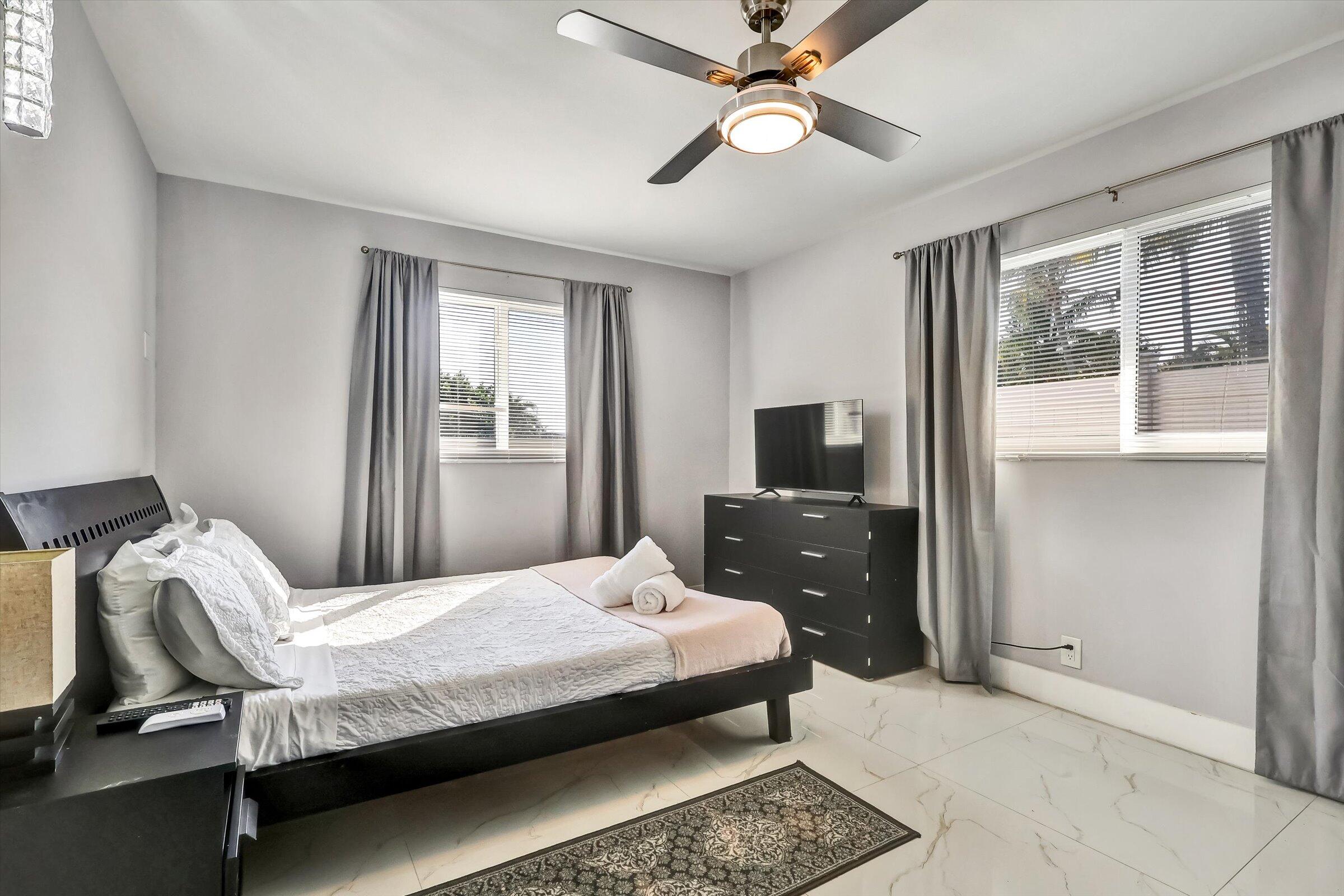 255 Glouchester Street Boca Raton, FL 33487 - Photo 17 of 27 16-255 Glouchester Street-16
