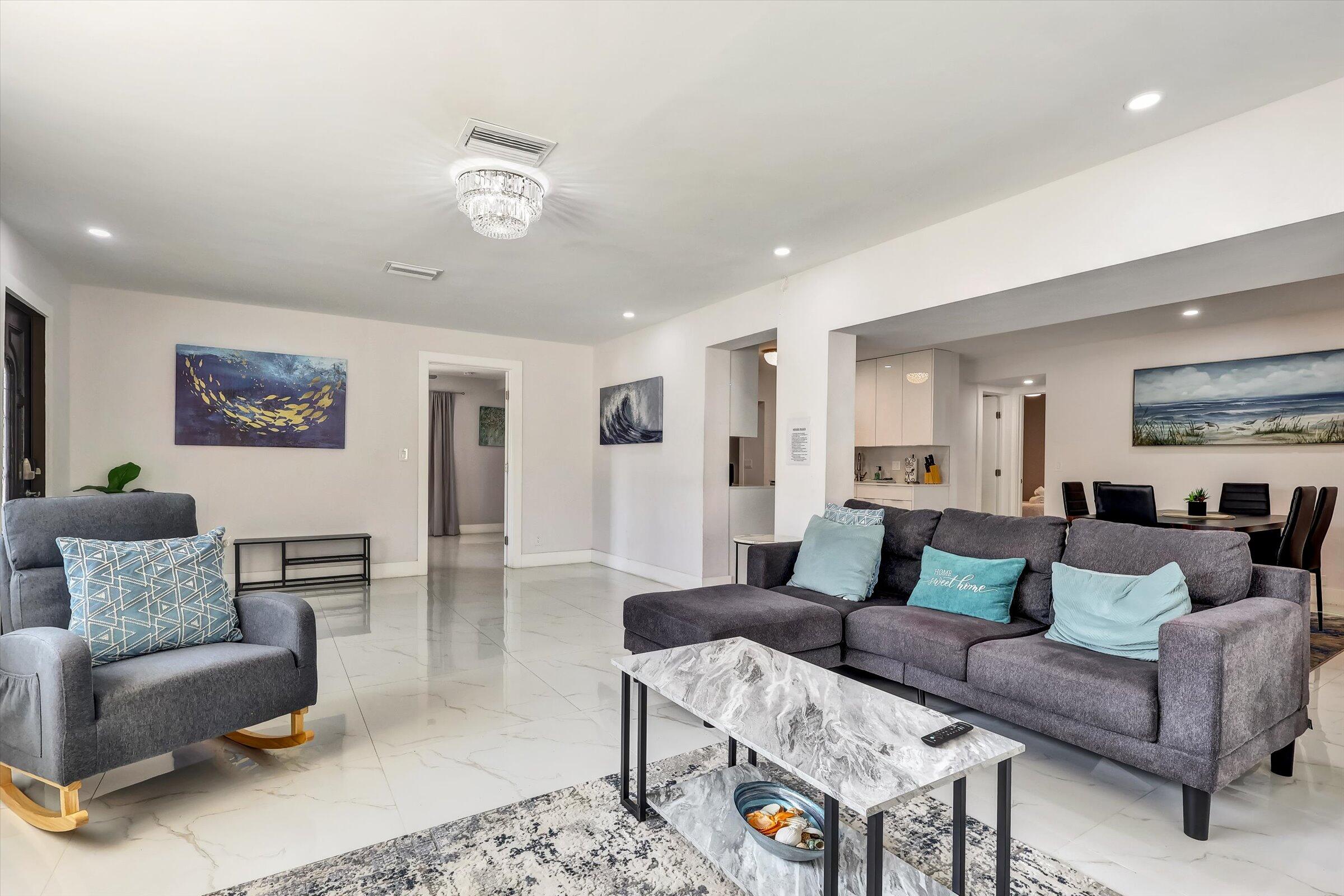 255 Glouchester Street Boca Raton, FL 33487 - Photo 2 of 27 08-255 Glouchester Street-8