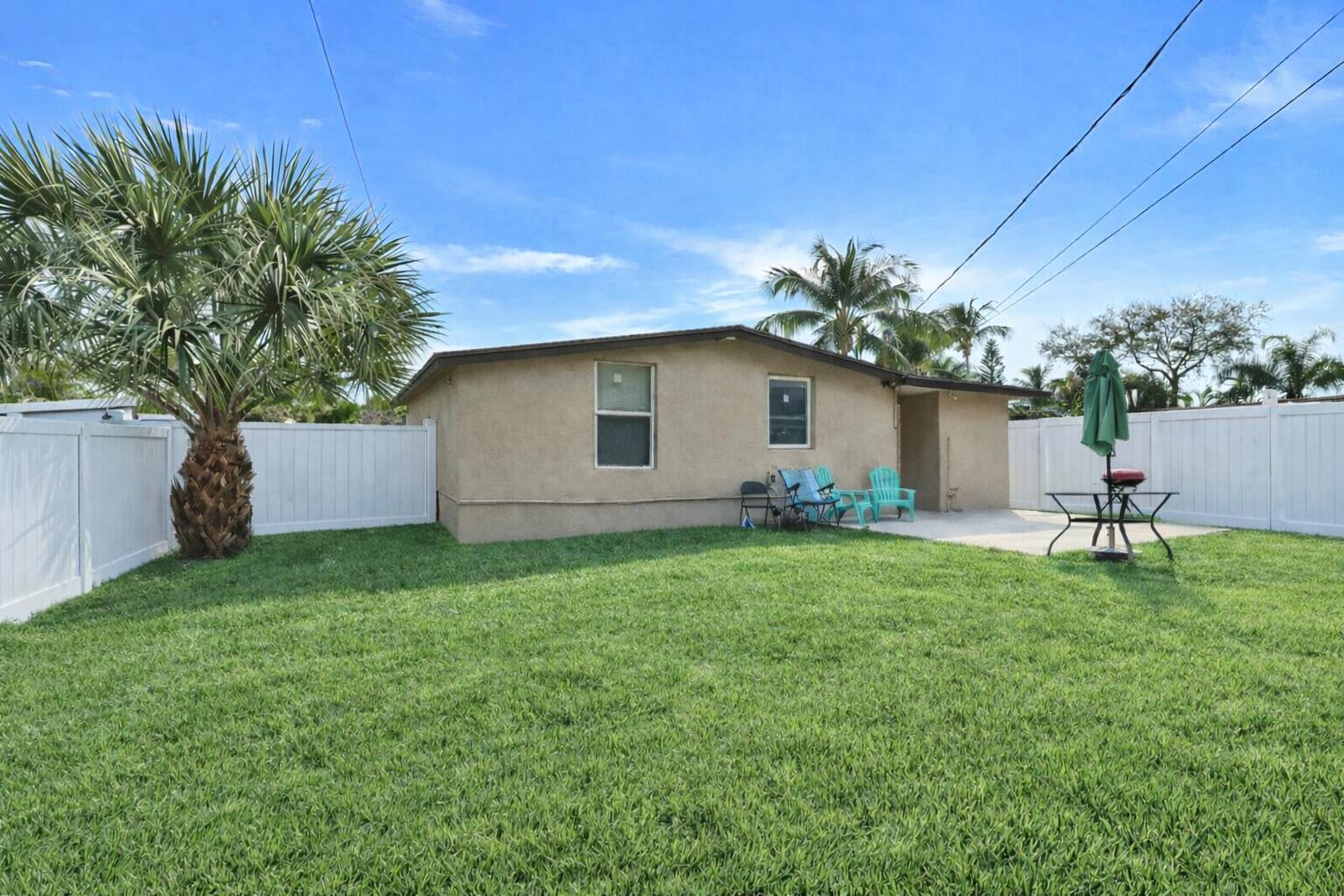 255 Glouchester Street Boca Raton, FL 33487 - Photo 27 of 27 Fence rendering