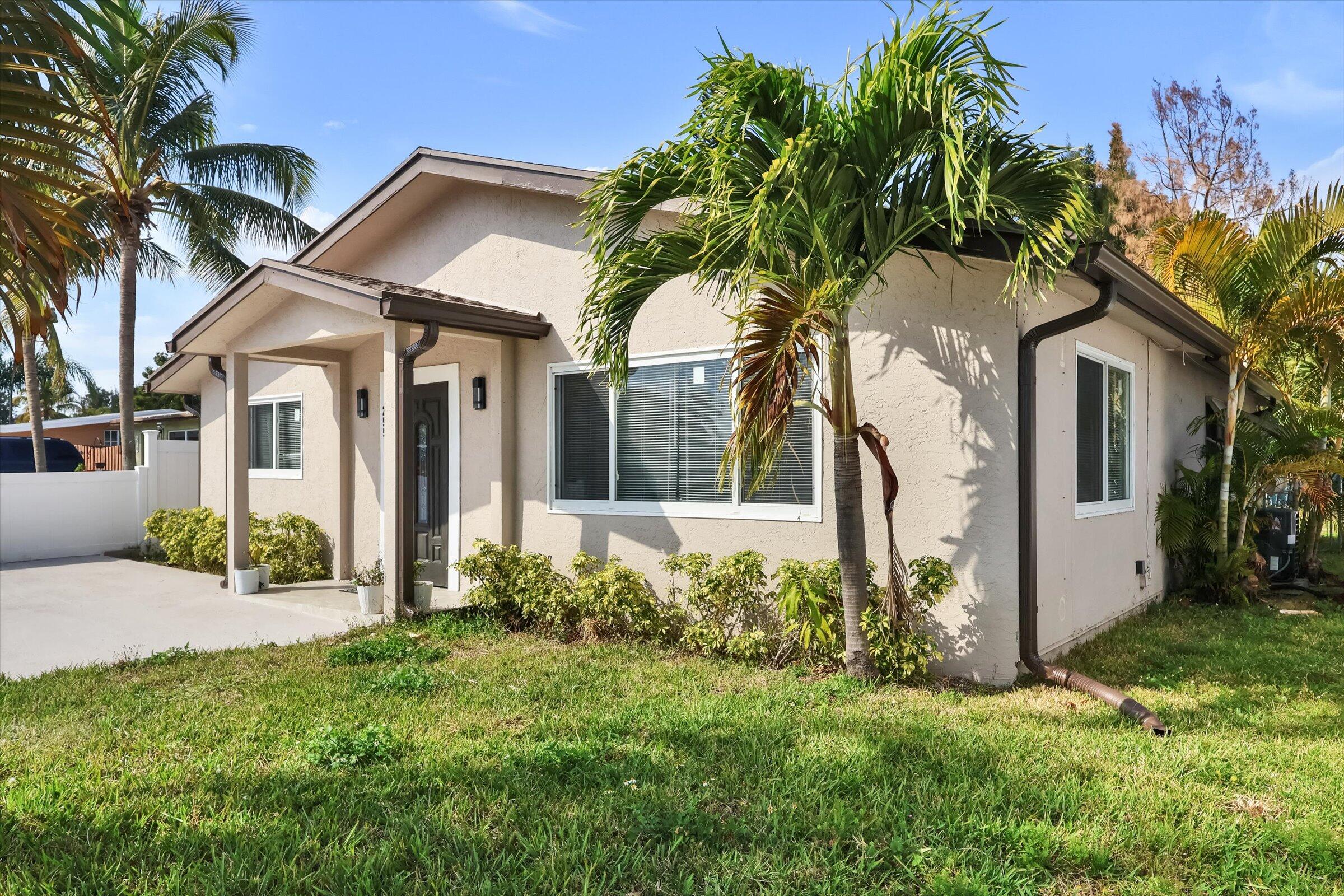 255 Glouchester Street Boca Raton, FL 33487 - Photo 7 of 27 03-255 Glouchester Street-3