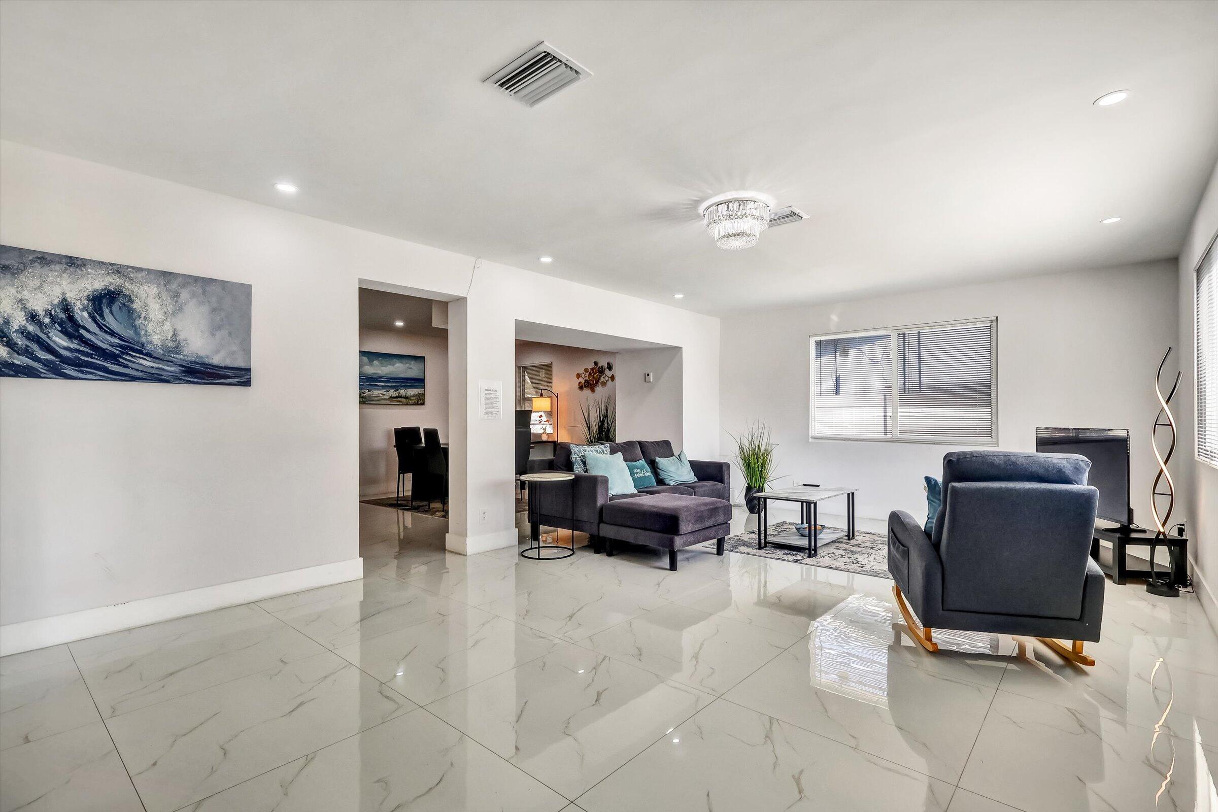 255 Glouchester Street Boca Raton, FL 33487 - Photo 8 of 27 04-255 Glouchester Street-4