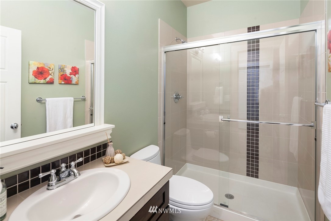 18519 40th Avenue Southeast Bothell, WA 98012 - Photo 3 of 25 Gallery Image 3