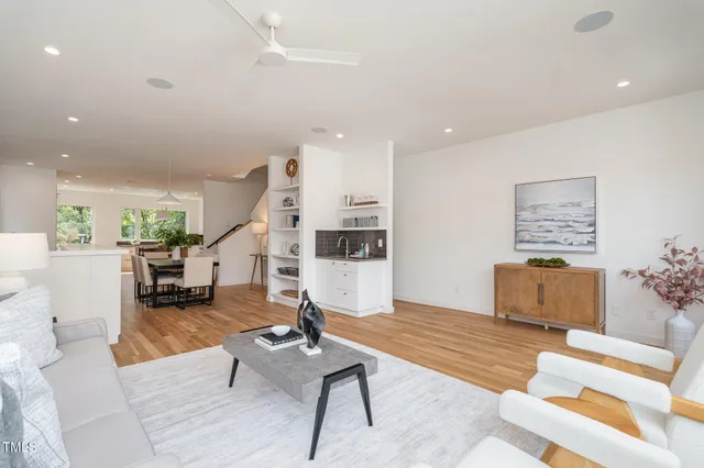 $4,000 | 515 West Lenoir Street, Unit 101, Raleigh, NC 27601