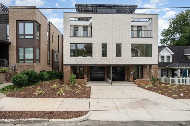 $4,000 | 515 West Lenoir Street, Unit 101, Raleigh, NC 27601