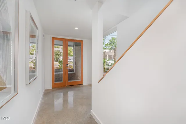 $4,000 | 515 West Lenoir Street, Unit 101, Raleigh, NC 27601