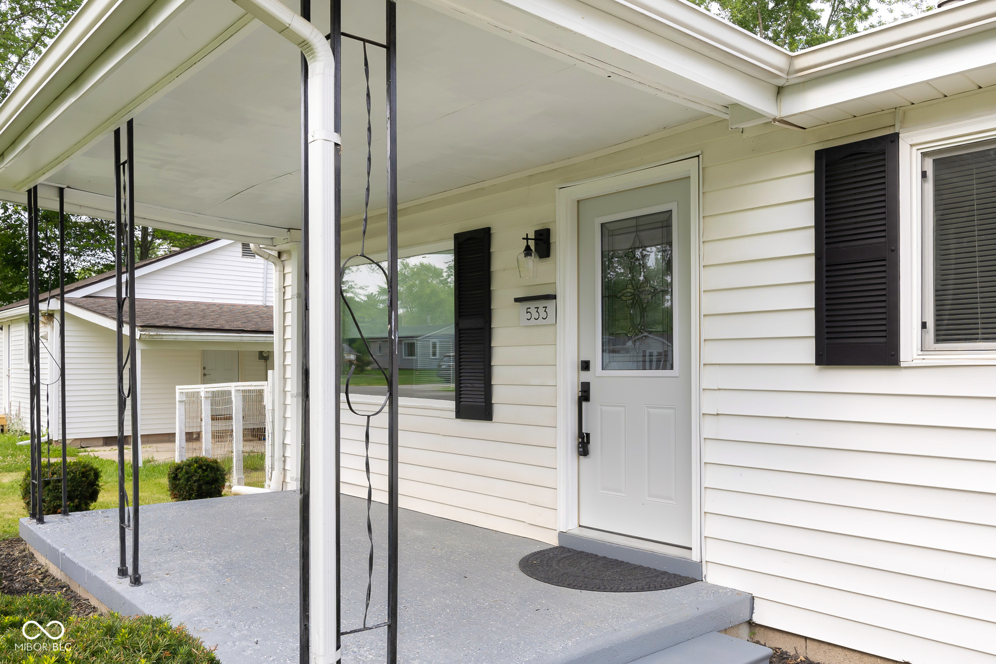 533 Patterson Road Columbus, IN 47203 - Photo 3 of 31