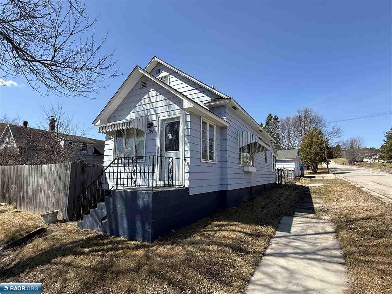 702 Broadway Gilbert, MN 55741 - Photo 3 of 50