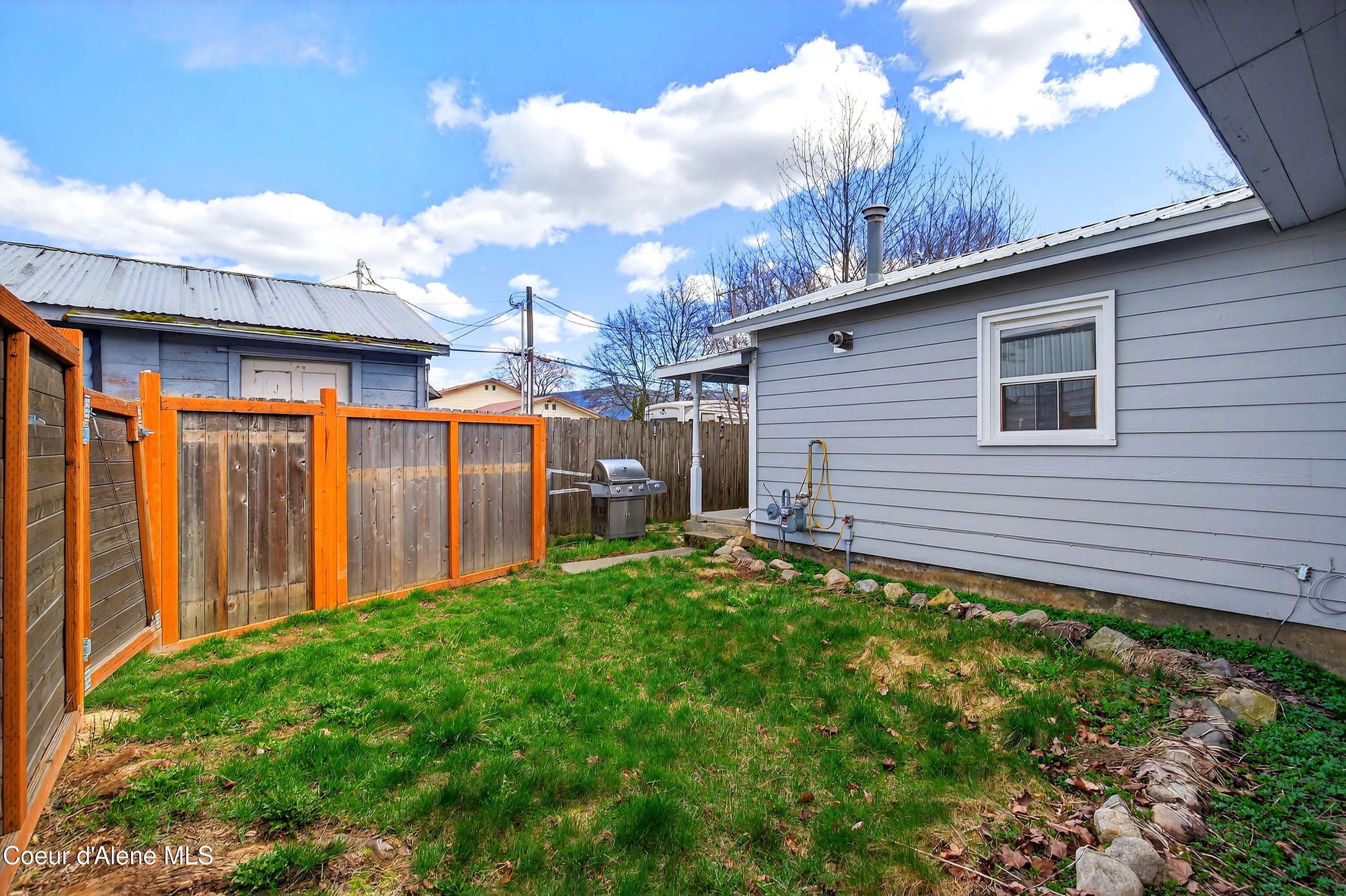 403 South Olive Avenue Sandpoint, ID 83864 - Photo 17 of 29 fenced yard