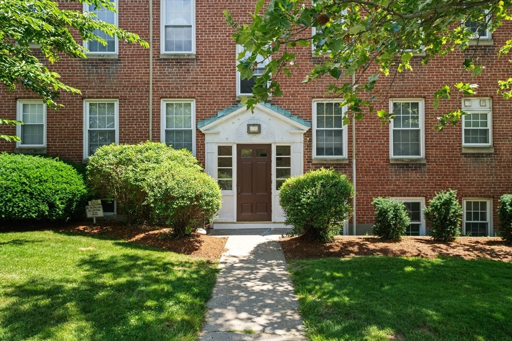 1 Lanark Road, Unit 7 Brookline, MA 02445 - Photo 1 of 22