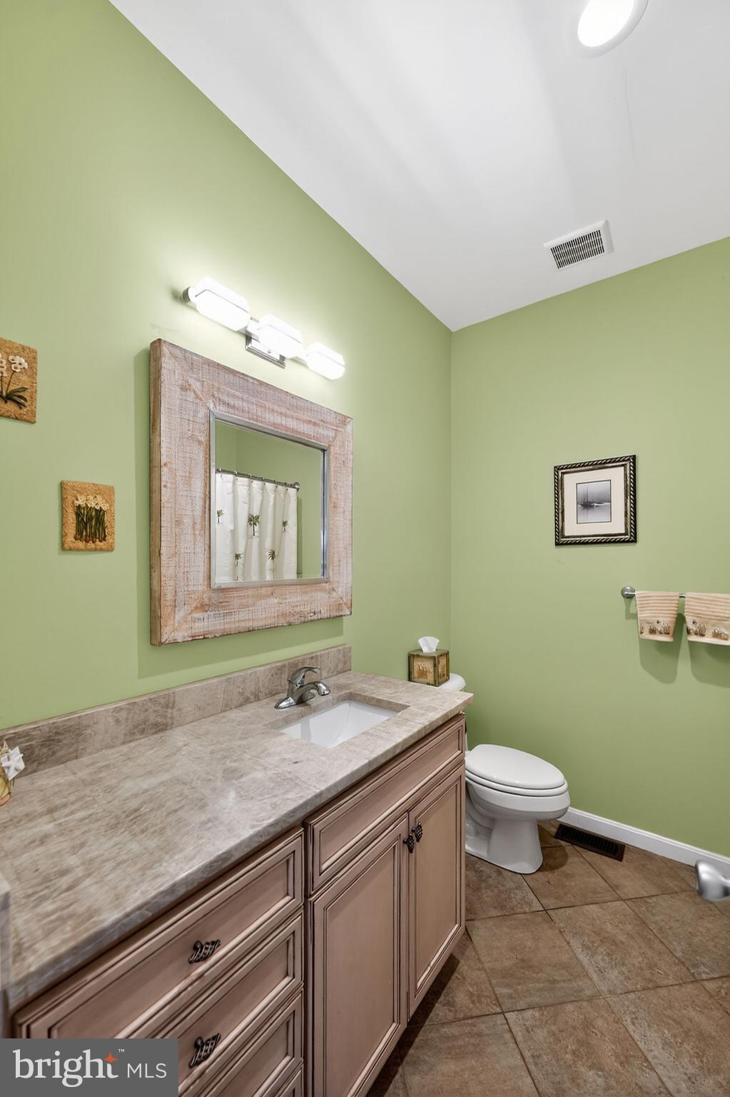 910 Severn Avenue Edgewater, MD 21037 - Photo 30 of 52 Main Level Full Bath