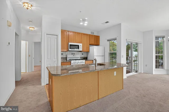 $2,300 | 40 Feathertree Terrace, Unit A, Montgomery Village, MD 20886