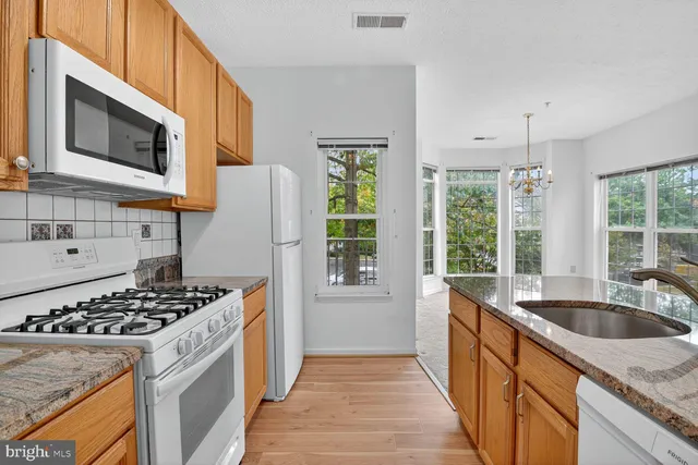 $2,300 | 40 Feathertree Terrace, Unit A, Montgomery Village, MD 20886