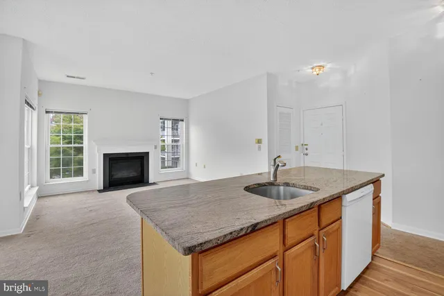 $2,300 | 40 Feathertree Terrace, Unit A, Montgomery Village, MD 20886