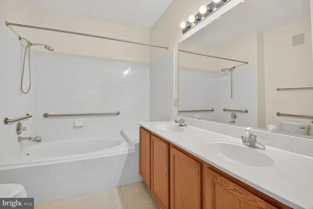 $2,300 | 40 Feathertree Terrace, Unit A, Montgomery Village, MD 20886