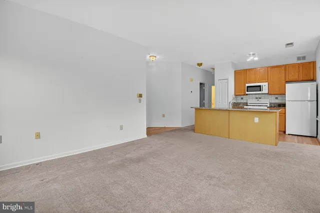 $2,300 | 40 Feathertree Terrace, Unit A, Montgomery Village, MD 20886