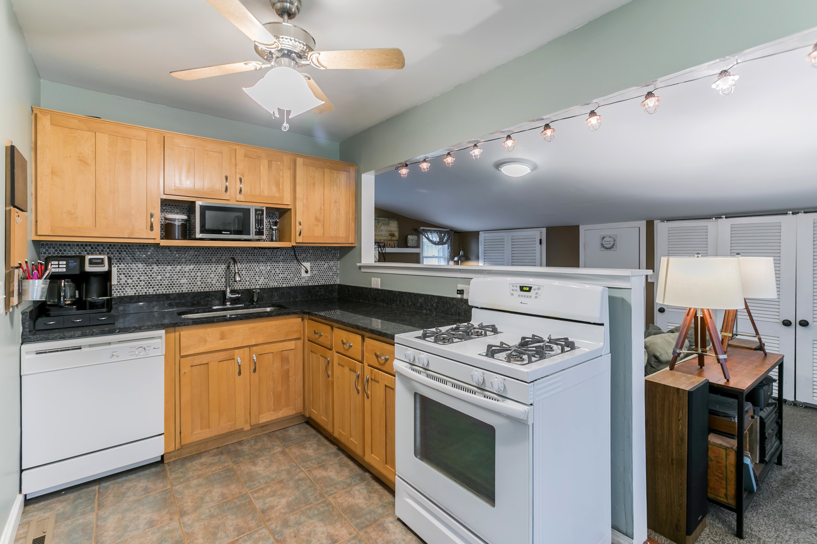 56 Hampton Road Montgomery, IL 60538 - Photo 13 of 35 Gallery Image 13