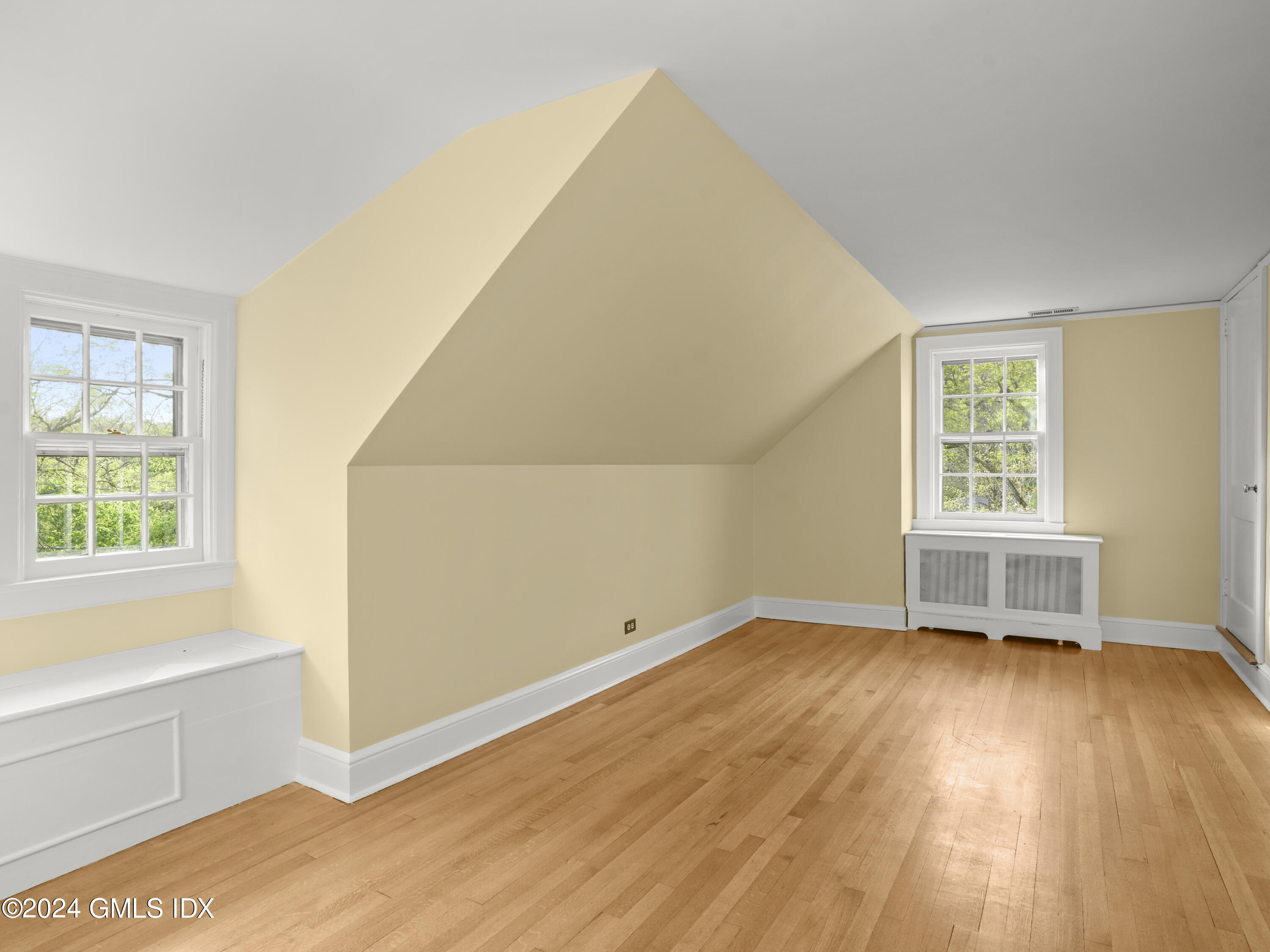 279 Riversville Road Greenwich, CT 06831 - Photo 37 of 50 2nd floor BR