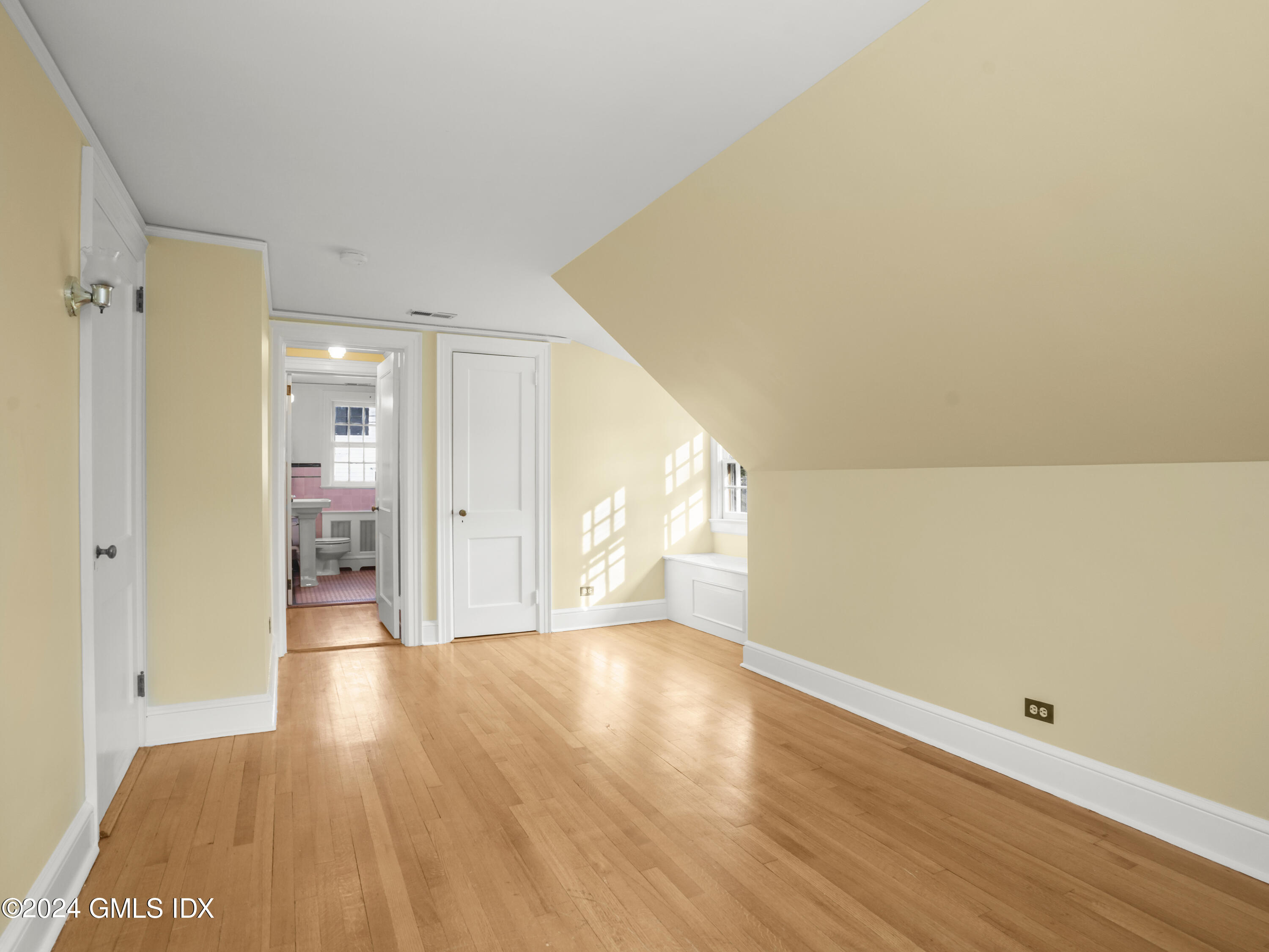 279 Riversville Road Greenwich, CT 06831 - Photo 38 of 50 2nd floor BR