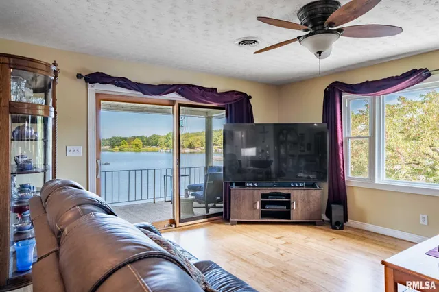 $799,900 | 622 Dongola Court, Creal Springs, IL 62922