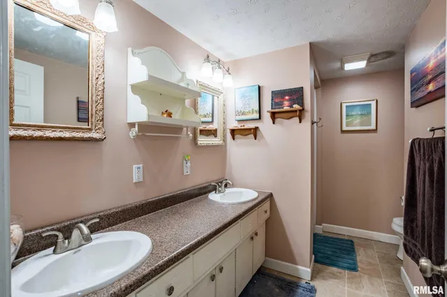 $799,900 | 622 Dongola Court, Creal Springs, IL 62922