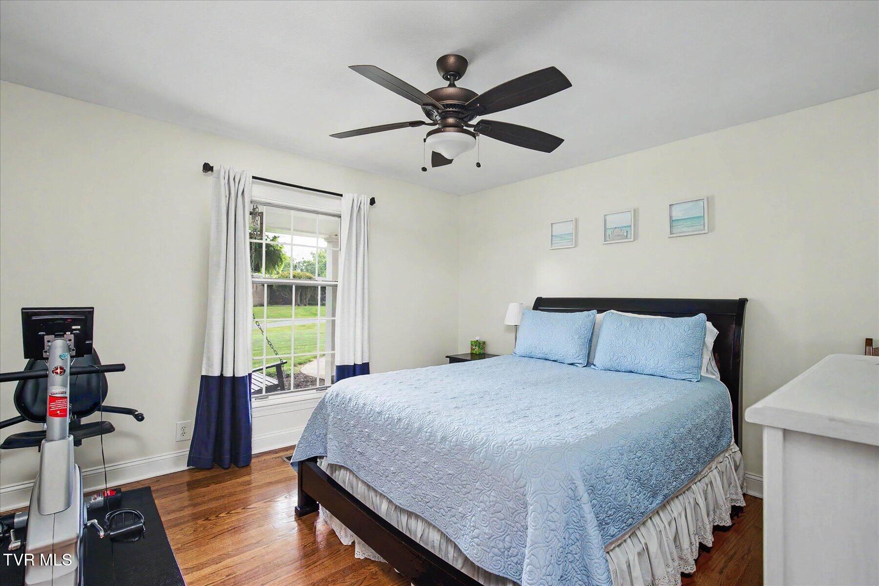 2013 Canterbury Road Kingsport, TN 37660 - Photo 33 of 49 33-2013 Canterbury Rd-33