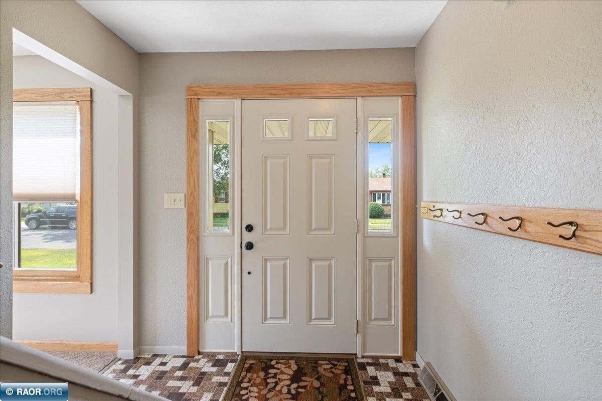 1011 2nd Street South Virginia, MN 55792 - Photo 2 of 40