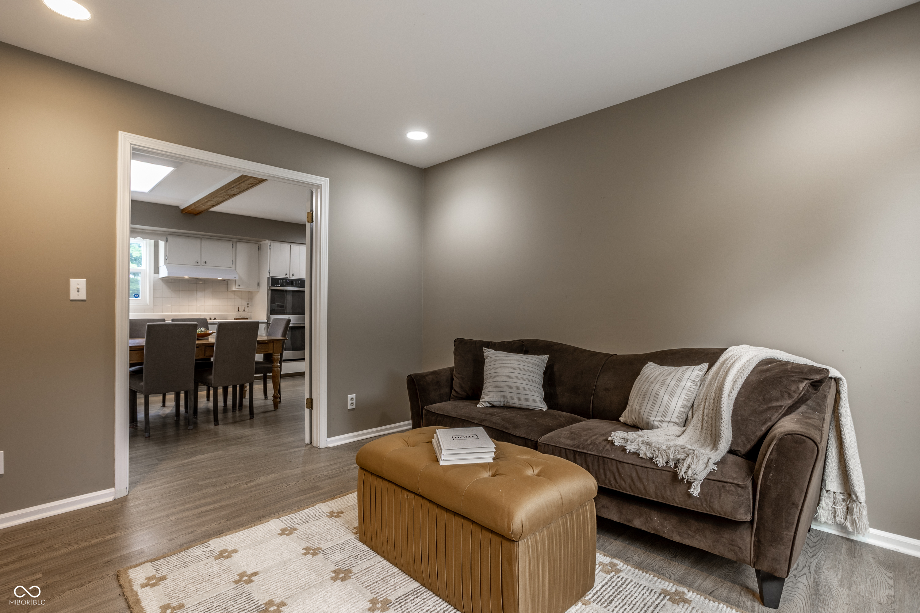 8805 Sawleaf Road Indianapolis, IN 46260 - Photo 5 of 35 Gallery Image 5