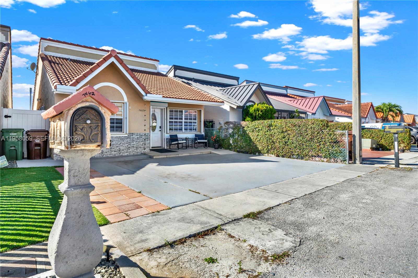 7462 West 29th Way Hialeah, FL 33018 - Photo 3 of 27