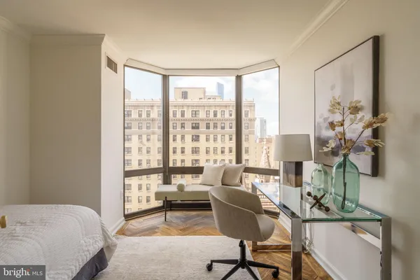 $1,100,000 | 2018-32 Walnut Street, Unit 16GH, Philadelphia, PA 19103