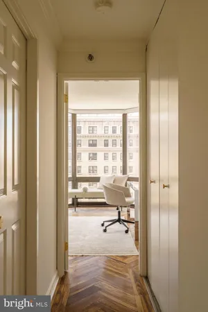 $1,100,000 | 2018-32 Walnut Street, Unit 16GH, Philadelphia, PA 19103