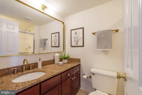 $1,100,000 | 2018-32 Walnut Street, Unit 16GH, Philadelphia, PA 19103