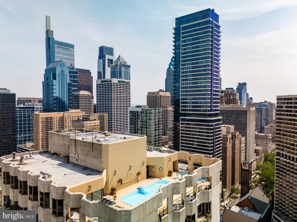 $1,100,000 | 2018-32 Walnut Street, Unit 16GH, Philadelphia, PA 19103