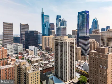 $1,100,000 | 2018-32 Walnut Street, Unit 16GH, Philadelphia, PA 19103