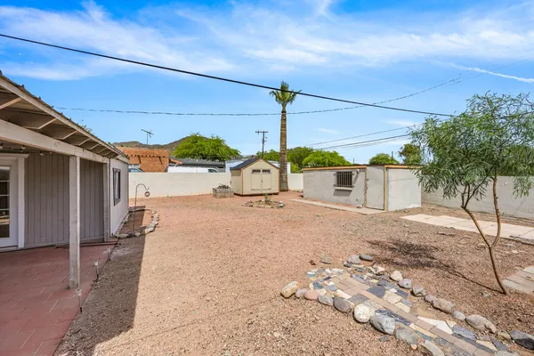 $2,000 | 9427 North 1st Avenue, Phoenix, AZ 85021