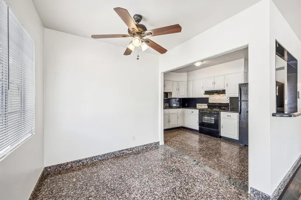 $1,900 | 9427 North 1st Avenue, Phoenix, AZ 85021
