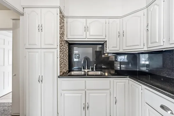 $1,900 | 9427 North 1st Avenue, Phoenix, AZ 85021