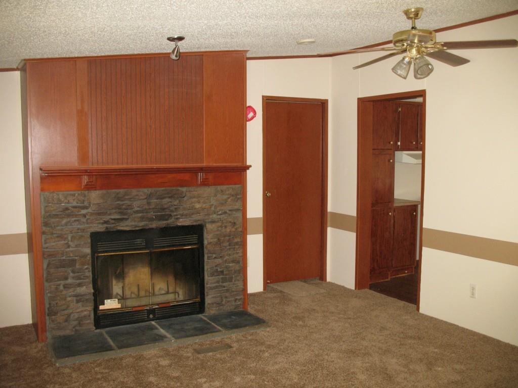 852 Stateline Road Clover, SC 29710 - Photo 8 of 20 Gallery Image 8