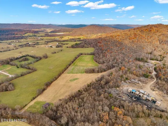 $350,000 | 4934 North York Highway, Pall Mall, TN 38577