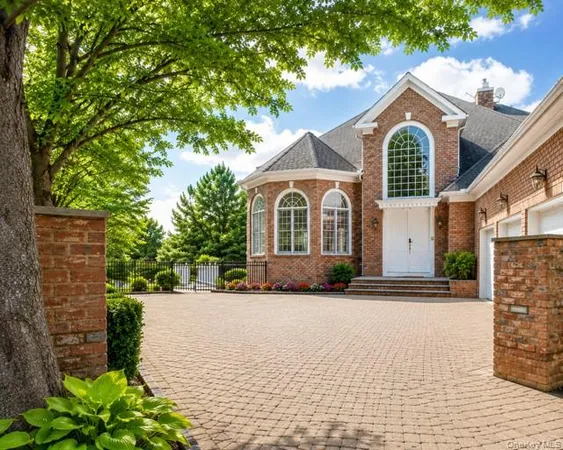 $3,580,000 | 63 Charney Court, Manhasset, NY 11030
