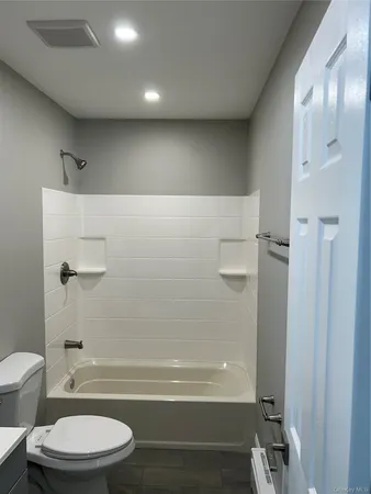 $2,300 | 135 Gale Road, Unit UPSTAIRS, Mongaup Valley, NY 12762